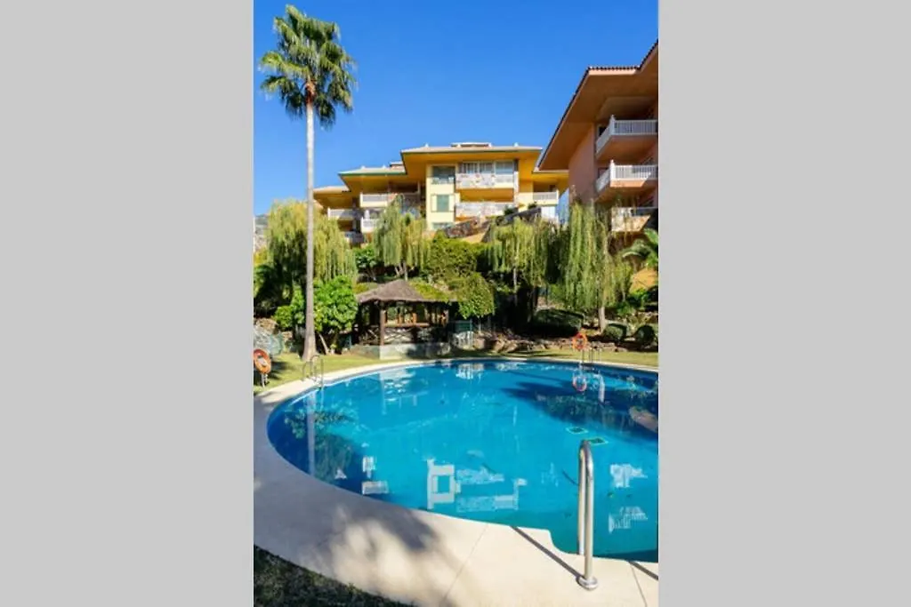 Lovely Seaview Apartment In El Higueron By Costarentals - Ref 106 Benalmadena